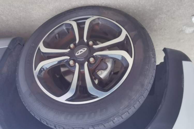 Used Chery QQ Little Ant 2021 150 000 Yuan Ant Fan Edition Ant Cool Version Lithium Iron Phosphate Left Front Wheel Hub