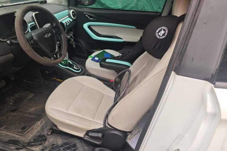 Used Chery QQ Little Ant 2021 200 000 Yuan "Ant Fan" Edition Energized Version NMC Lithium Battery 301 km Left Rear Seat