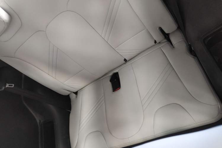 Used Chery QQ Little Ant 2021 200 000-Yuan Ant Fan Edition Talent Version NMC Battery 301 km Left Rear Seat