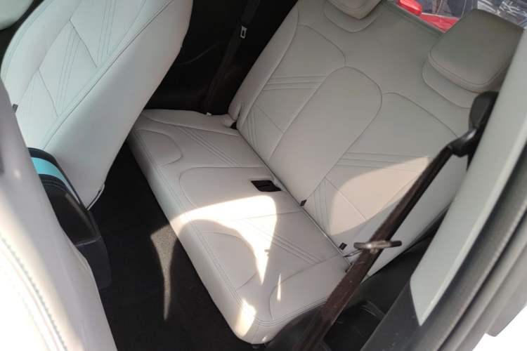 Used Chery QQ Little Ant 2021 200 000-Yuan Ant Fan Edition Oxygen Version Lithium Iron Phosphate 301 km Left Rear Seat