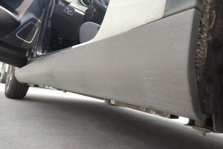 Used Chery QQ Little Ant 2021 150 000 Yuan Ant Fan Edition Ant Trend Version Lithium-Ion Battery Left Side Sill