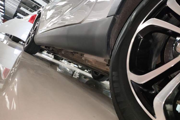 Used Chery QQ Little Ant 2021 200 000-Yuan Ant Fan Edition Talent Version NMC Battery 301 km Left Side Sill