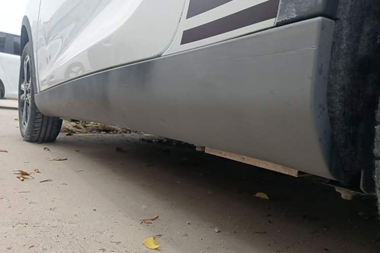 Used Chery QQ Little Ant 2021 150 000 Yuan Ant Fan Edition Ant Stylish Version Lithium-Ion Battery Left Side Sill