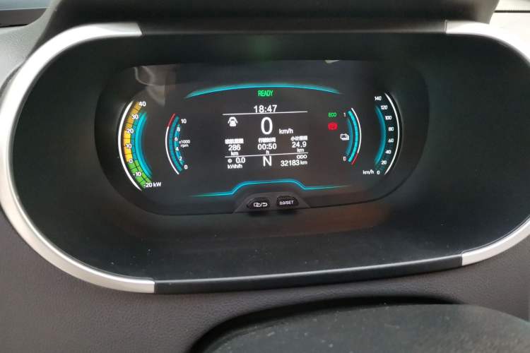 Used Chery QQ Little Ant 2021 Revised Version 150 000 Yuan Ant Fan Edition New Ant Cool Edition Lithium Iron Phosphate Odometer Close Up