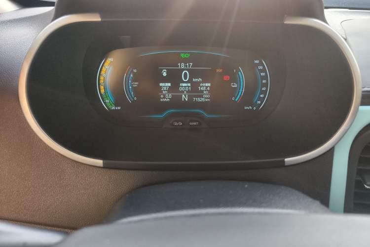 Used Chery QQ Little Ant 2021 150 000 Yuan "Ant Fan" Edition New Ant Xuan Version Lithium-NMC Battery Odometer Close Up