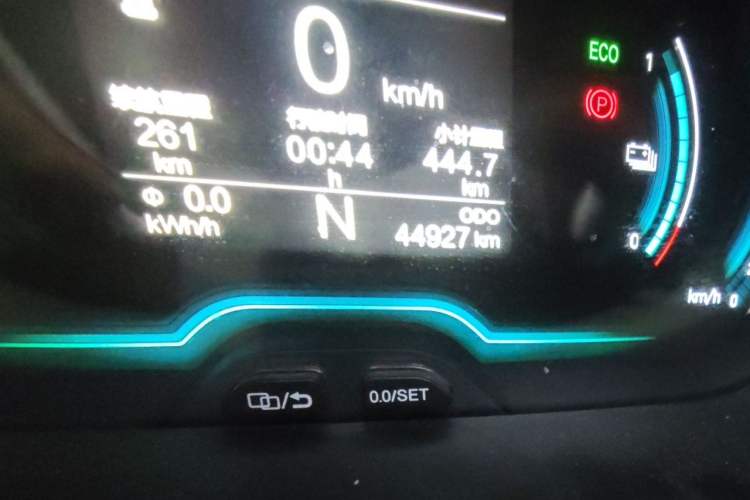 Used Chery QQ Little Ant 2021 200 000-Yuan Ant Fan Edition Talent Version NMC Battery 301 km Odometer Close Up