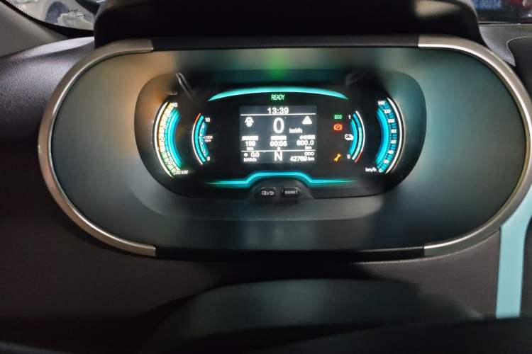Used Chery QQ Little Ant 2021 200 000 Yuan "Ant Fan" Edition Energized Version NMC Lithium Battery 301 km Odometer Close Up
