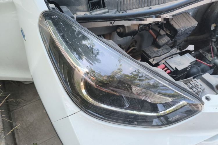 Used Chery QQ Little Ant 2021 150 000 Yuan Ant Fan Edition Ant Stylish Version Lithium-Ion Battery Right Front Headlight