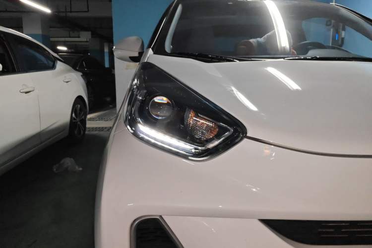 Used Chery QQ Little Ant 2021 200 000-Yuan Ant Fan Edition Talent Version NMC Battery 301 km Right Front Headlight
