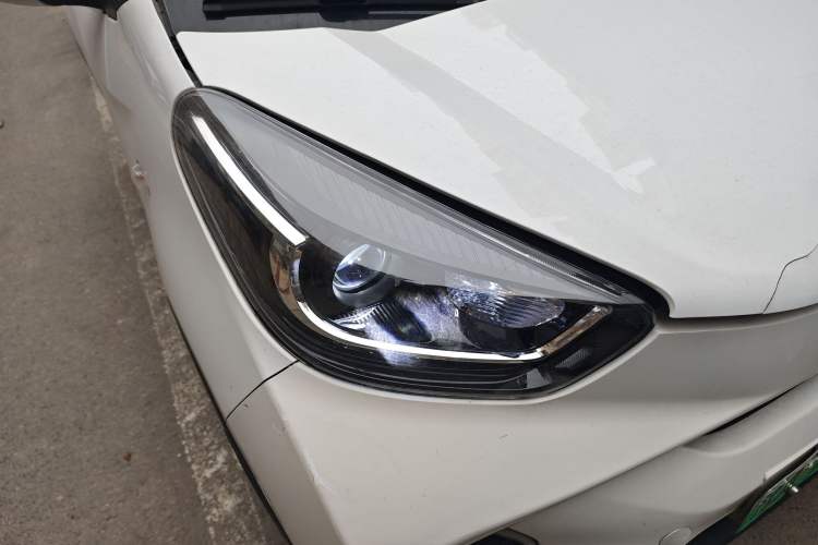 Used Chery QQ Little Ant 2021 150 000 Yuan "Ant Fan" Edition New Ant Cool Version Lithium-Ion Battery Right Front Headlight