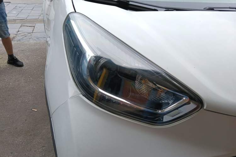 Used Chery QQ Little Ant 2021 200 000-Yuan Ant Fan Edition Energized Version Lithium Iron Phosphate 301 km Right Front Headlight