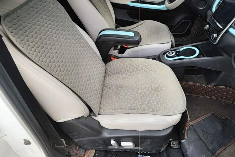 Used Chery QQ Little Ant 2021 200 000-Yuan Ant Fan Edition Talent Version NMC Battery 301 km Right Front Seat