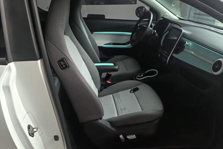Used Chery QQ Little Ant 2021 150 000 Yuan "Ant Fan" Edition New Ant Xuan Version Lithium-NMC Battery Right Front Seat