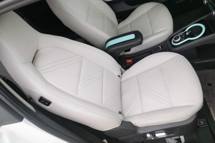 Used Chery QQ Little Ant 2021 200 000-Yuan Ant Fan Edition Talent Version Lithium Iron Phosphate 301 km Right Front Seat