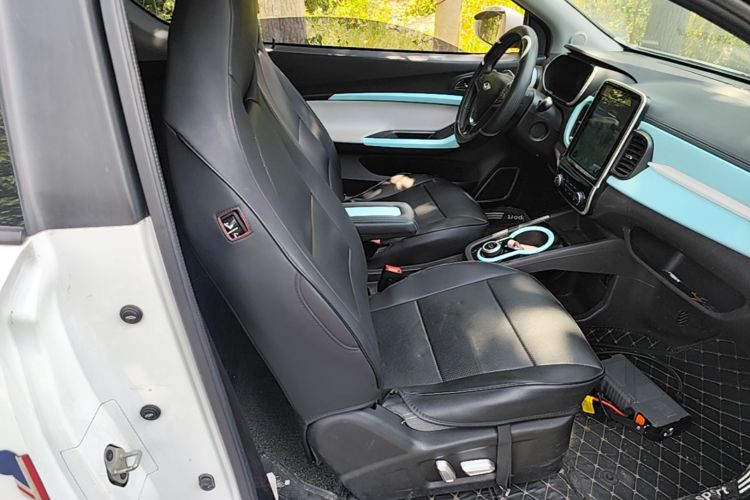 Used Chery QQ Little Ant 2021 150 000 Yuan "Ant Fan" Edition New Ant Cool Version Lithium-Ion Battery Right Front Seat
