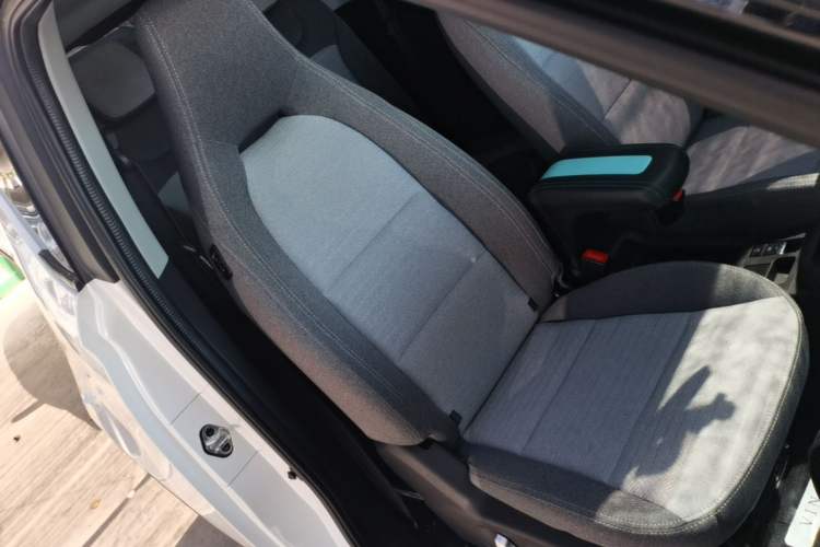 Used Chery QQ Little Ant 2021 150 000 Yuan "Ant Fan" Edition New Ant Xuan Version Lithium-NMC Battery Right Front Seat