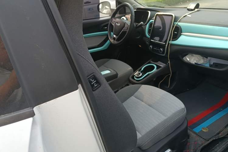 Used Chery QQ Little Ant 2021 200 000-Yuan Ant Fan Edition Talent Version NMC Battery 301 km Right Front Seat