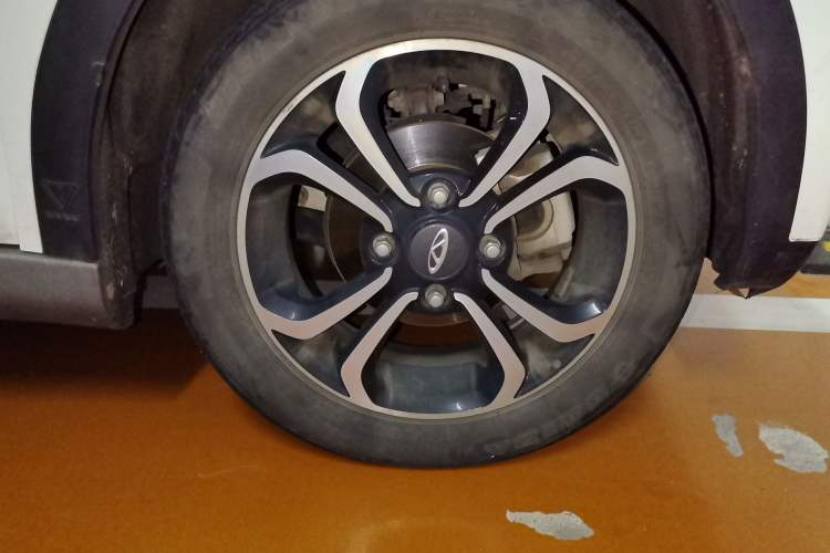 Used Chery QQ Little Ant 2021 150 000 Yuan Ant Fan Edition New Ant Xuan Version Lithium Iron Phosphate Right Front Wheel Hub