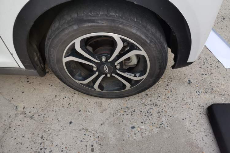 Used Chery QQ Little Ant 2021 Revised Version 150 000 Yuan Ant Fan Edition New Ant Cool Edition Lithium Iron Phosphate Right Front Wheel Hub