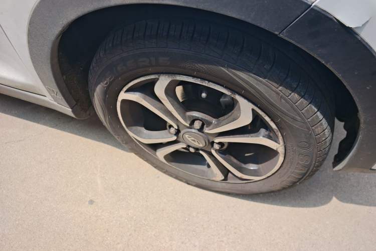 Used Chery QQ Little Ant 2021 150 000 Yuan Ant Fan Edition Ant Cool Version Lithium Iron Phosphate Right Front Wheel Hub