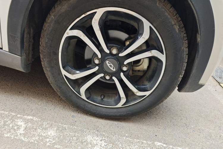 Used Chery QQ Little Ant 2021 150 000 Yuan "Ant Fan" Edition New Ant Cool Version Lithium-Ion Battery Right Front Wheel Hub