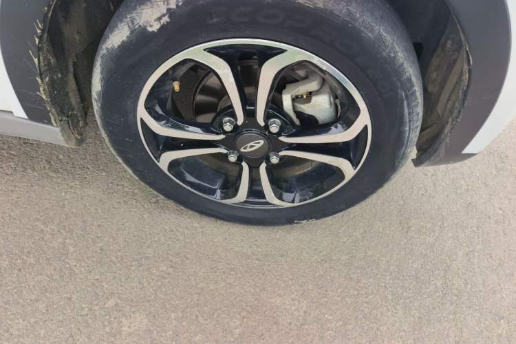 Used Chery QQ Little Ant 2021 150 000 Yuan Ant Fan Edition Ant Trend Version Lithium-Ion Battery Right Front Wheel Hub