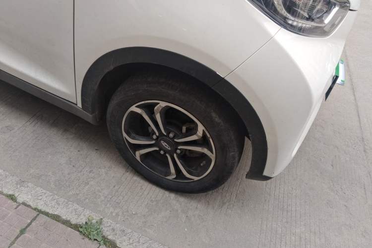 Used Chery QQ Little Ant 2021 150 000 Yuan "Ant Fan" Edition New Ant Xuan Version Lithium-NMC Battery Right Front Wheel Hub