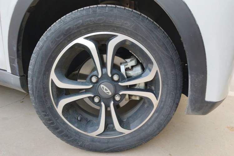 Used Chery QQ Little Ant 2021 150 000 Yuan "Ant Fan" Edition New Ant Xuan Version Lithium-NMC Battery Right Front Wheel Hub