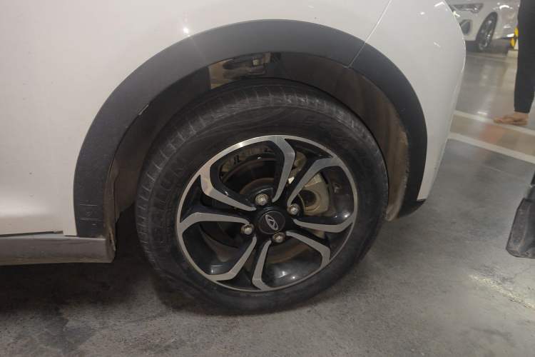 Used Chery QQ Little Ant 2021 150 000 Yuan "Ant Fan" Edition New Ant Cool Version Lithium-Ion Battery Right Front Wheel Hub