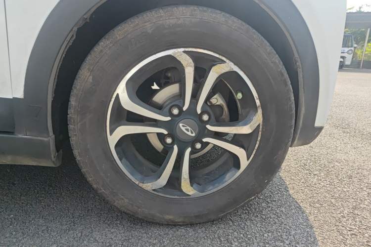 Used Chery QQ Little Ant 2021 150 000 Yuan Ant Fan Edition Ant Trend Version Lithium Iron Phosphate Right Front Wheel Hub