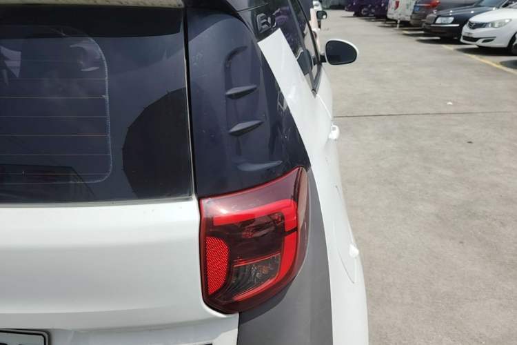 Used Chery QQ Little Ant 2021 150 000 Yuan Ant Fan Edition Ant Trend Version Lithium-Ion Battery Right Rear Taillight