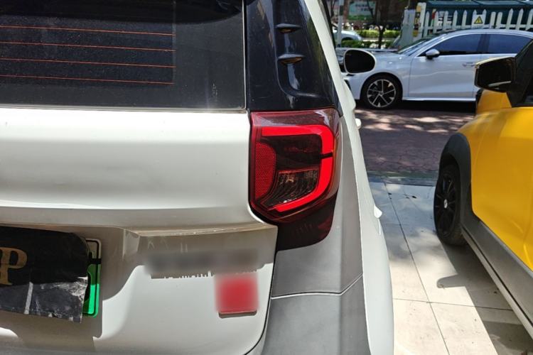 Used Chery QQ Little Ant 2021 200 000-Yuan Ant Fan Edition Energetic Version NMC Lithium Battery 301 km Right Rear Taillight