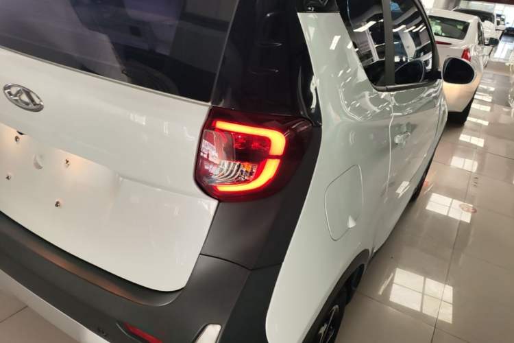 Used Chery QQ Little Ant 2021 200 000-Yuan Ant Fan Edition Talent Version NMC Battery 301 km Right Rear Taillight