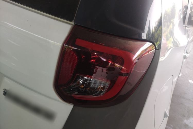 Used Chery QQ Little Ant 2021 200 000 Yuan Ant Fan Edition Energized Version NMC Lithium Battery 408 km Right Rear Taillight