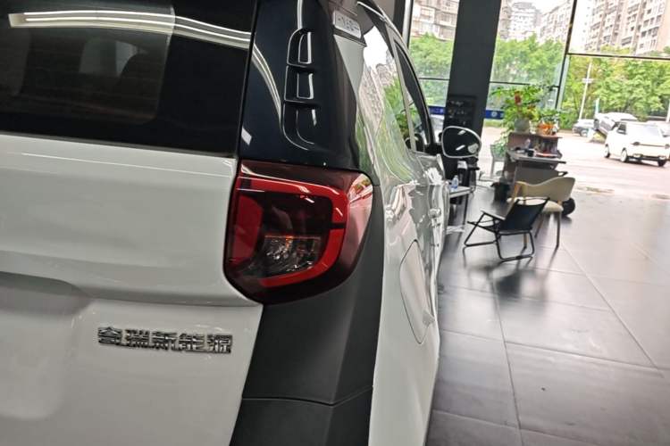 Used Chery QQ Little Ant 2021 200 000-Yuan Ant Fan Edition Energized Version Lithium Iron Phosphate 301 km Right Rear Taillight