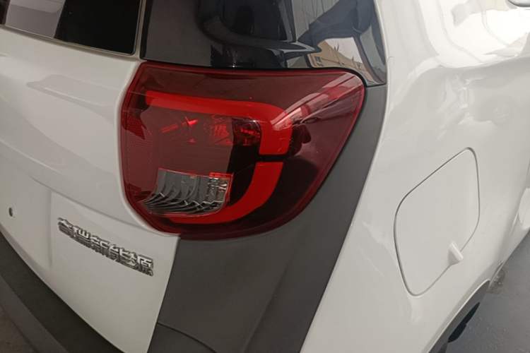 Used Chery QQ Little Ant 2021 200 000-Yuan Ant Fan Edition Talent Version NMC Battery 301 km Right Rear Taillight