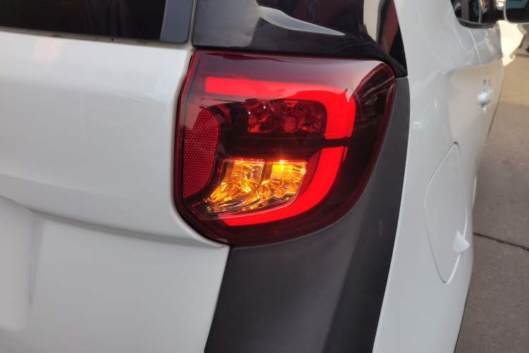 Used Chery QQ Little Ant 2021 150 000 Yuan "Ant Fan" Edition Ant Cool Version with Ternary Lithium Right Rear Taillight