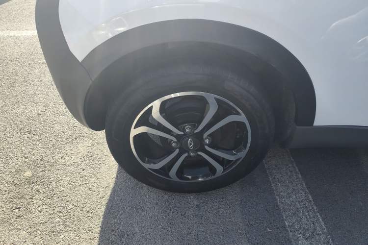 Used Chery QQ Little Ant 2021 150 000 Yuan Ant Fan Edition Ant Trend Version Lithium Iron Phosphate Right Rear Wheel Hub