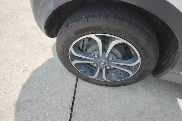 Used Chery QQ Little Ant 2021 150 000 Yuan Ant Fan Edition Ant Trend Version Lithium-Ion Battery Right Rear Wheel Hub