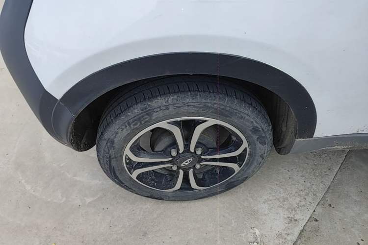 Used Chery QQ Little Ant 2021 200 000-Yuan Ant Fan Edition Talent Version NMC Battery 301 km Right Rear Wheel Hub