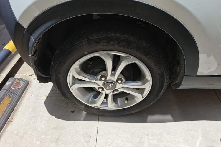 Used Chery QQ Little Ant 2021 200 000-Yuan Ant Fan Edition Energetic Version NMC Lithium Battery 301 km Right Rear Wheel Hub