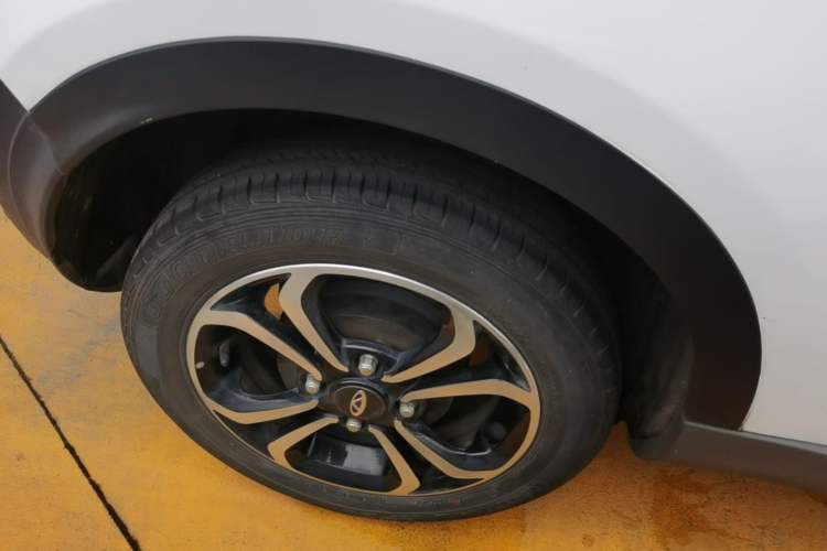 Used Chery QQ Little Ant 2021 200 000-Yuan Ant Fan Edition Talent Version Lithium Iron Phosphate 301 km Right Rear Wheel Hub