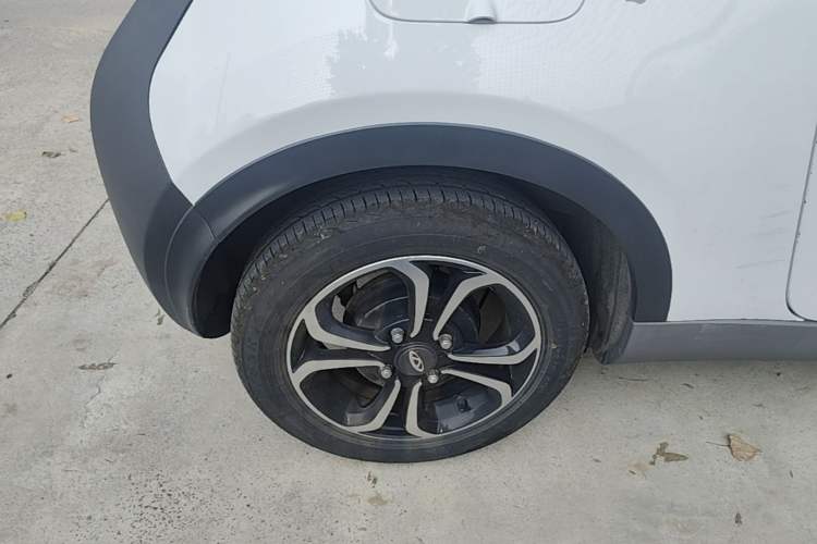 Used Chery QQ Little Ant 2021 150 000 Yuan Ant Fan Edition Ant Cool Version Lithium Iron Phosphate Right Rear Wheel Hub