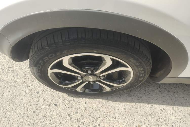 Used Chery QQ Little Ant 2021 Revised Version 150 000 Yuan Ant Fan Edition Ant Tide Version Lithium Iron Phosphate Right Rear Wheel Hub