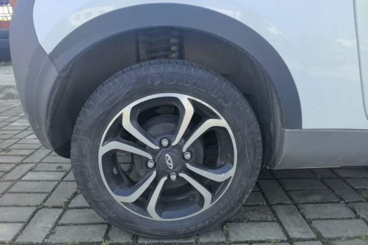 Used Chery QQ Little Ant 2021 200 000-Yuan Ant Fan Edition Energized Version Lithium Iron Phosphate 301 km Right Rear Wheel Hub