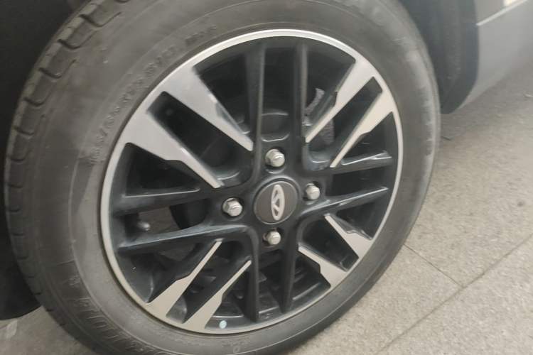 Used Chery QQ Little Ant 2021 200 000-Yuan Ant Fan Edition Oxygen Version Lithium Iron Phosphate 301 km Right Rear Wheel Hub
