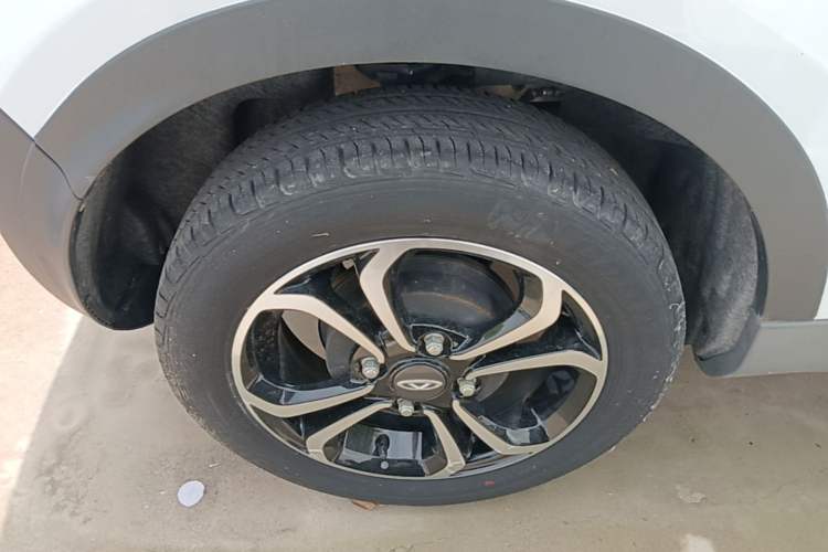 Used Chery QQ Little Ant 2021 200 000-Yuan Ant Fan Edition Energized Version Lithium Iron Phosphate 301 km Right Rear Wheel Hub