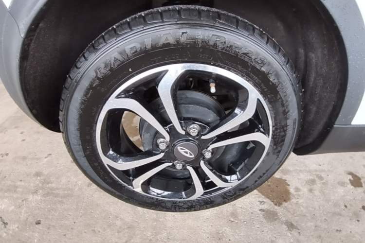 Used Chery QQ Little Ant 2021 200 000-Yuan Ant Fan Edition Talent Version Lithium Iron Phosphate 301 km Right Rear Wheel Hub