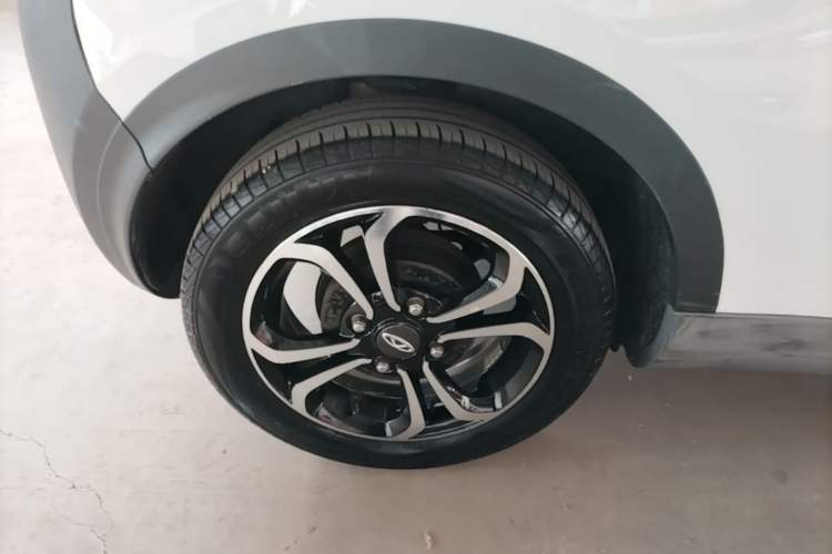 Used Chery QQ Little Ant 2021 150 000 Yuan Ant Fan Edition Ant Cool Version Lithium Iron Phosphate Right Rear Wheel Hub
