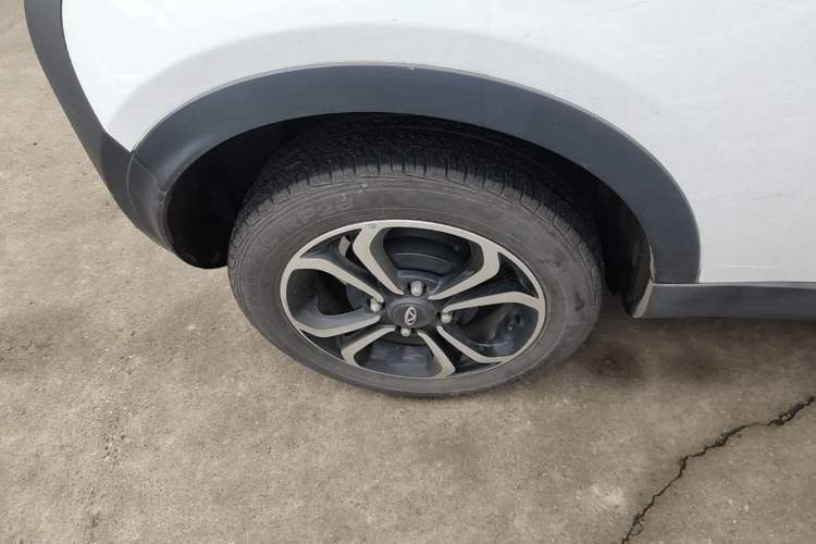 Used Chery QQ Little Ant 2021 200 000-Yuan Ant Fan Edition Talent Version NMC Battery 301 km Right Rear Wheel Hub